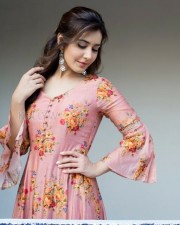 Gorgeous Raashi Khanna Photoshoot Pictures