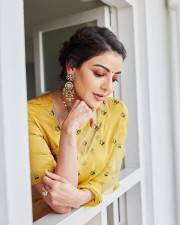 Graceful Kajal Aggarwal in a Bright Yellow Embellished Saree Pictures 02