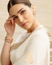 Graceful Kriti Sanon in a Manish Malhotra Saree Photos 01