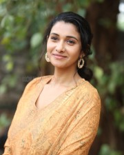 Heroine Priya Bhavani Shankar at Demonte Colony 2 Pre Release Event Photos 17