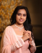 Heroine Sri Divya at Sathyam Sundaram Pre Release Event Pictures 21