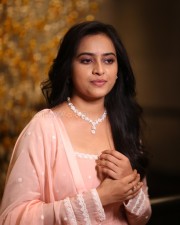 Heroine Sri Divya at Sathyam Sundaram Pre Release Event Pictures 25