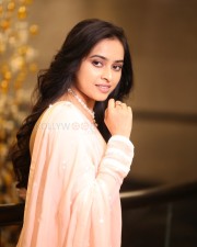 Heroine Sri Divya at Sathyam Sundaram Pre Release Event Pictures 29