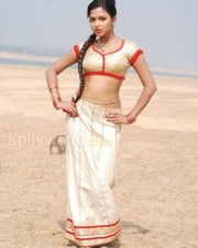 Hot Amala Paul Pictures In Vetta Movie