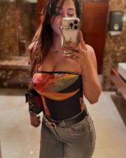 Hot Yashika Aannand Bathroom Selfie Pictures 03