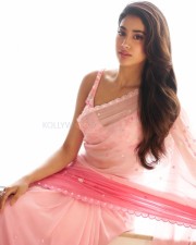 Janhvi Kapoor in a Pink Floral Saree Photos 04