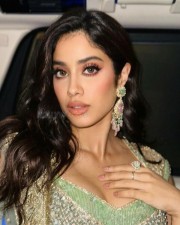 Janhvi Kapoor in a Traditional Lehenga and Showing Sexy Cleavage Pictures 01