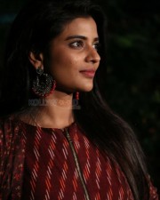 Kanaa Heroine Aishwarya Rajesh Photos