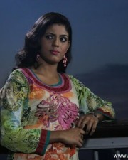 Kannpesum Varthaigal Heroine Iniya Stills