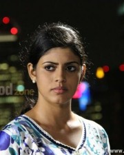 Kannpesum Varthaigal Heroine Iniya Stills