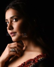 Latest Images Of Raashi Khanna