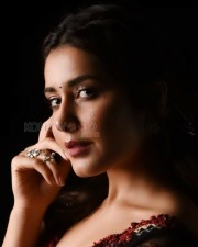 Latest Images Of Raashi Khanna