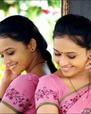 Mallela Teeramlo Sirimalle Puvvu Heroine Sri Divya Stills