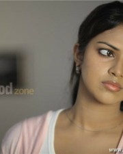 Mallu Babe Amala Paul In Run Baby Run Movie Pictures