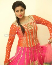 Manal Kayaru Movie Heroine Poorna Photos