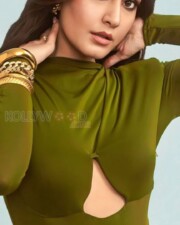 Mesmerizing Raashi Khanna in a Designer Green Grown Photos 02