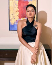 Modern Beauty Shraddha Srinath in a Black Halter Neck Dress Pictures 01