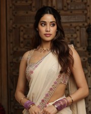 Mr and Mrs Mahi Actress Janhvi Kapoor in a Floral Lehenga Pictures 04