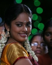 Nalanum Nandhinium Heroine Nandita Pictures