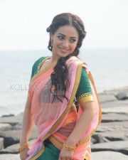 Nee Naan Naam Movie Heroine Nithya Menen Pictures