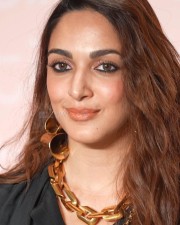 New Mommy Kiara Advani Radiant Photos 04