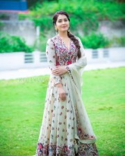 Raashi Khanna Beautiful Photoshoot Pictures