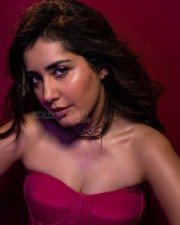 Raashi Khanna Irresistible Photoshoot Pictures