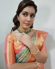 Raashi Khanna Saree Photos