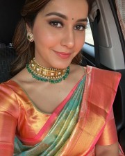 Raashi Khanna Saree Photos