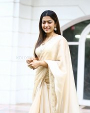 Rashmika Mandanna at Pushpa Movie Pre Release Interview Photos 47