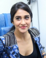 Regina Cassandra At Dr