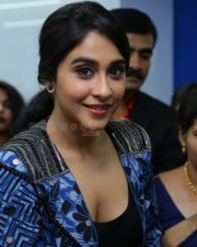 Regina Cassandra At Dr