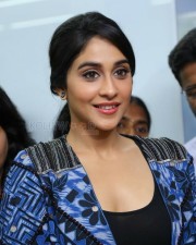 Regina Cassandra At Dr