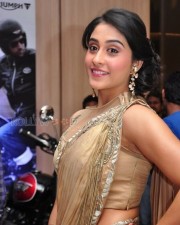 Regina Cassandra Sexy Pics