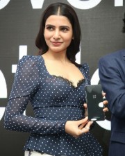 Samantha At The Launch Of Oneplus Mobiles At Big C Photos