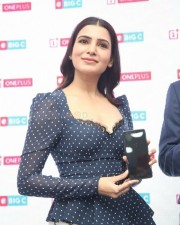 Samantha At The Launch Of Oneplus Mobiles At Big C Photos