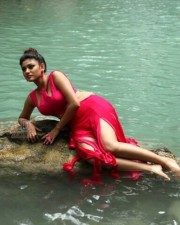 Sandamarutham Movie Heroine Oviya Sexy Photos