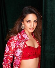 Satyaprem Ki Katha Actress Kiara Advani Sexy Pictures 01