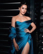 Sensual Raashi Khanna in a Blue Gown at IIFA Awards 2024 Photos 01