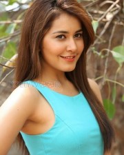 Sexy Actress Model Rashi Khanna Photos