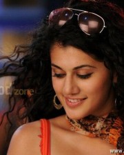 Sexy Actress Tapsee Photos