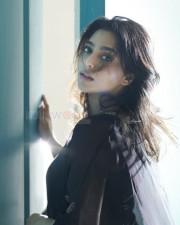 Sexy Aishwarya Lekshmi in Black Saree Photoshoot Stills 04