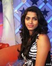 Sexy Dhansika In Polimer Tv Pictures