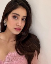 Sexy Janhvi Kapoor in a Pastel Pink Saree with Stylish Blouse Photos 01