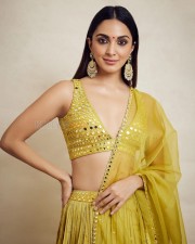 Sexy Kiara Advani in a Yellow Mustard Dress Pictures 03