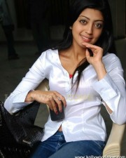 Sexy Pranitha Pics