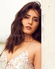 Sexy Raashi Khanna Latest Photoshoot Pictures