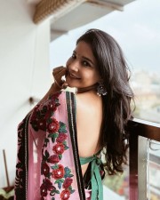 Sexy Sakshi Agarwal in a Black and Pink Saree with a Backless Blouse Pictures 01