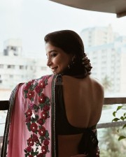 Sexy Sakshi Agarwal in a Black and Pink Saree with a Backless Blouse Pictures 06