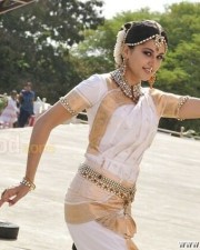 Sexy Tapsee Mogudu Movie Photos